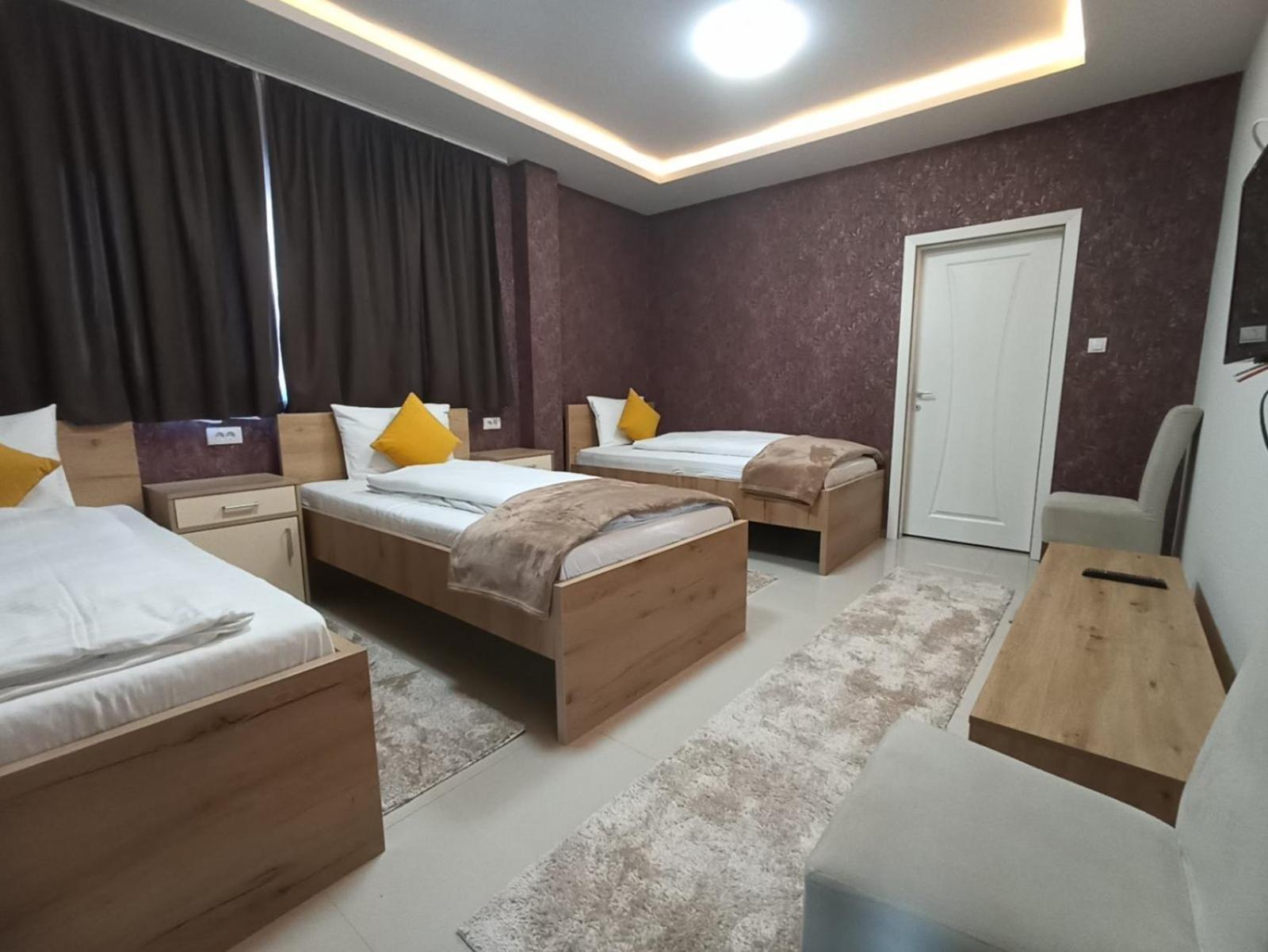 Garnet Hotel & Event Centar 鲁马 外观 照片