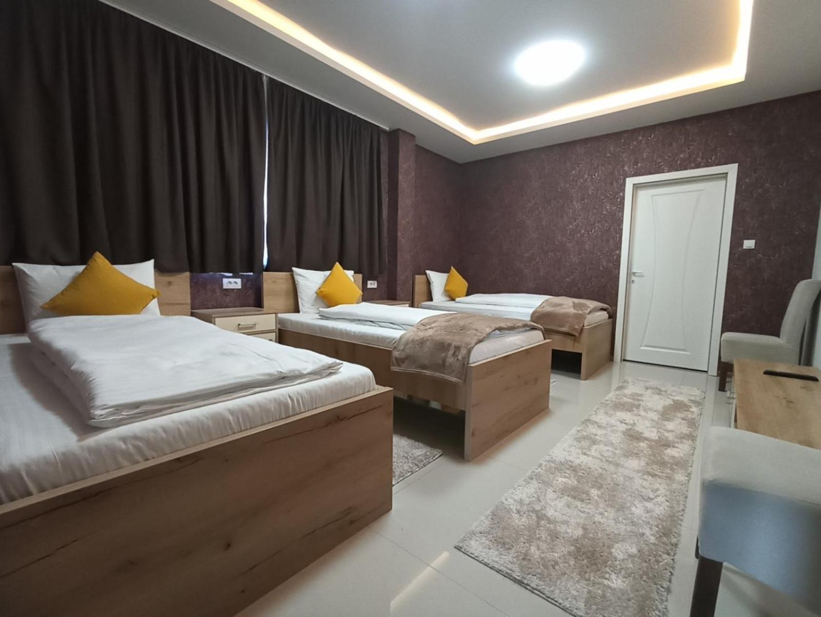 Garnet Hotel & Event Centar 鲁马 外观 照片